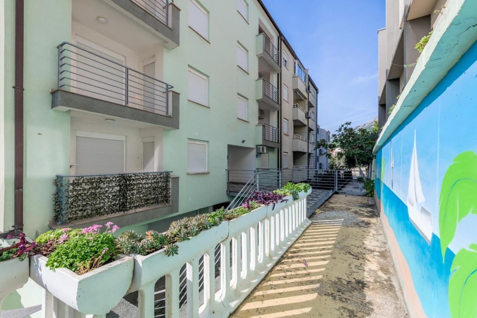 Ruza&Nikolina "1" Apartmani - Baska Voda Luaran gambar