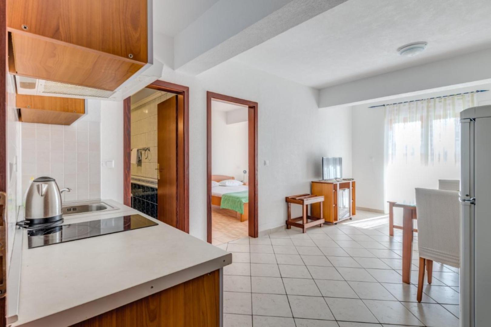 Ruza&Nikolina "1" Apartmani - Baska Voda Luaran gambar